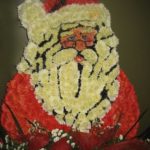 Sculpture florale, Père-Noël en fleurs