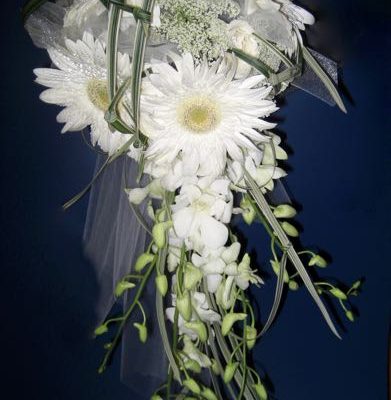 Mariage fleurs blanches. Dentelle d'antan ! MB-4