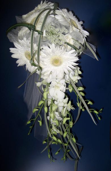 Mariage fleurs blanches. Dentelle d'antan ! MB-4